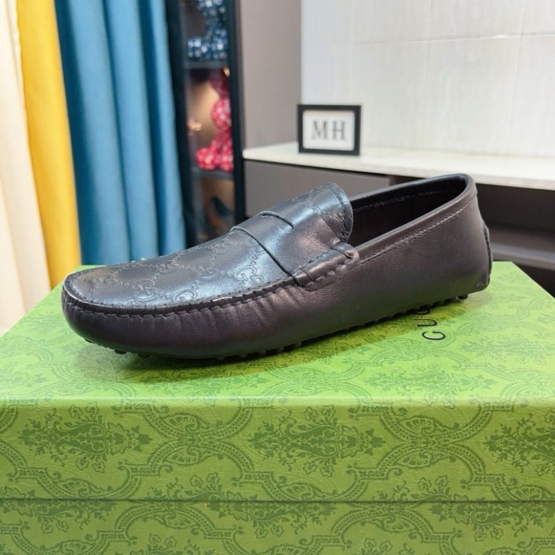 G*u*i leather shoes